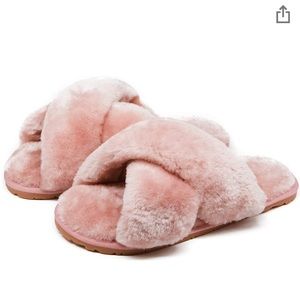 NWT Amazon fuzzy crossband slippers